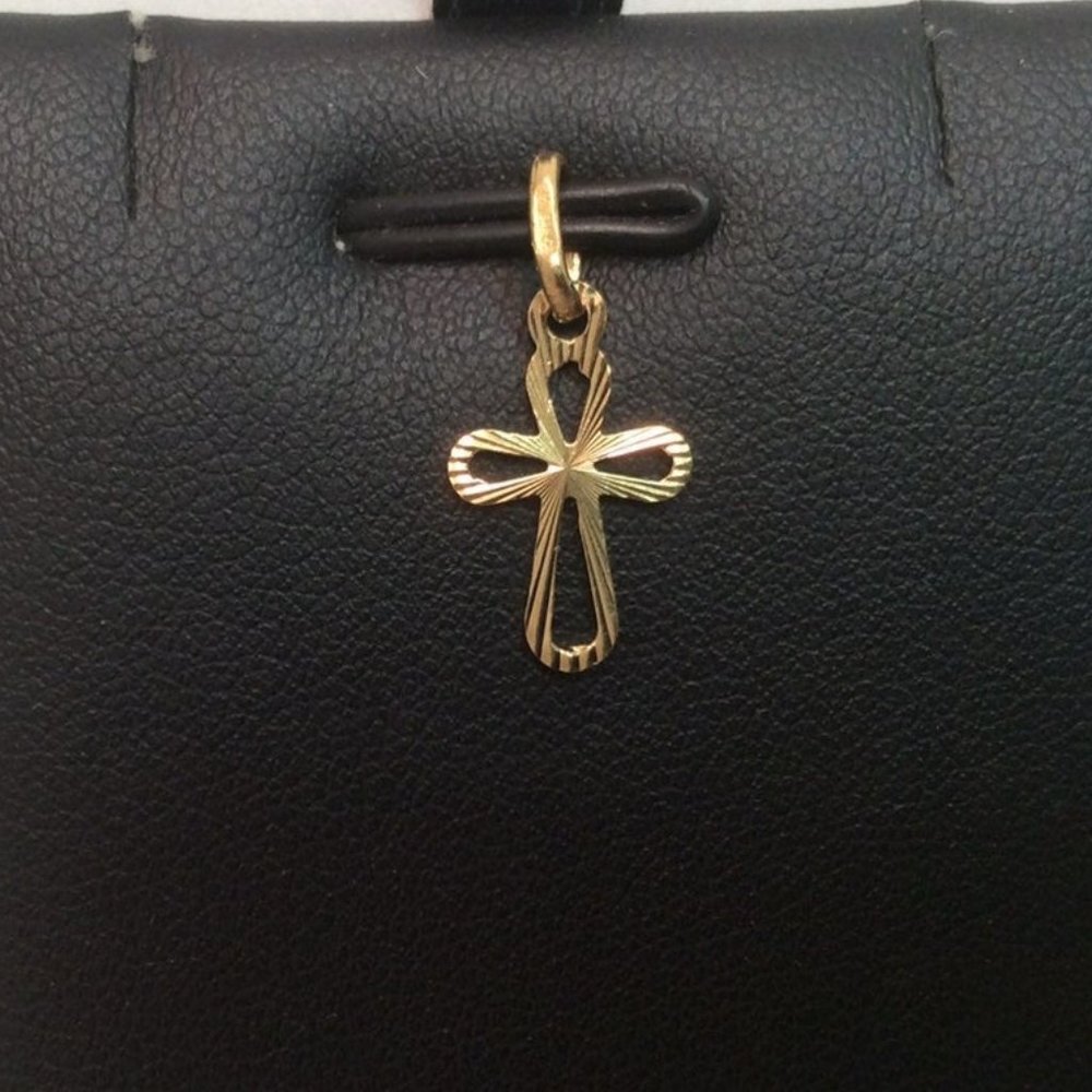 18k Yellow real Gold Small Fancy Cross .70 Grams Religious Charm 3/4 Inches